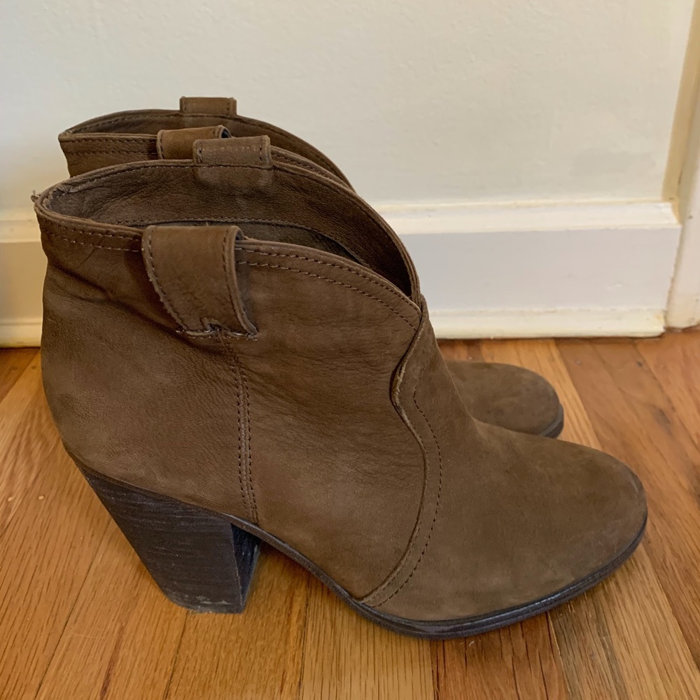 Vince Camuto Bootie